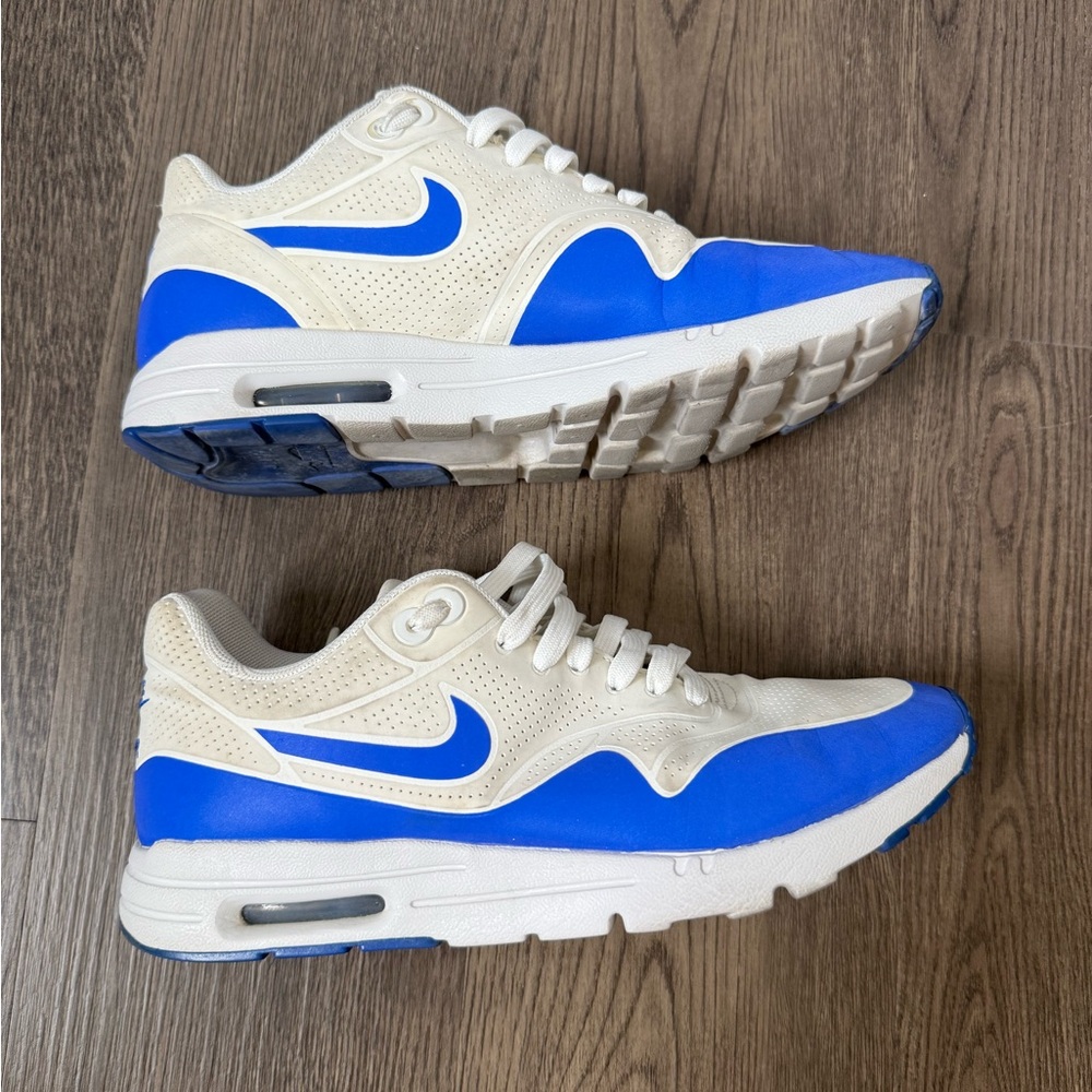 Nike Women's Cream and Blue Sneakers - Picture 2 of 5
